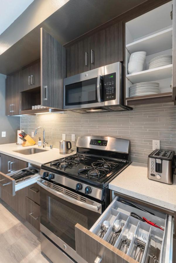 Apartment New Construction Modern Luxury Views Pool & Patio An