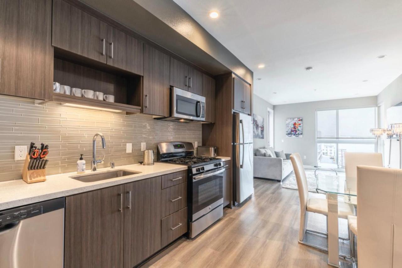 New Construction Modern Luxury Views Pool & Patio An Apartment Los Angeles