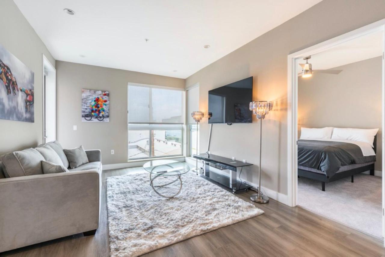 New Construction Modern Luxury Views Pool & Patio An Apartment Los Angeles